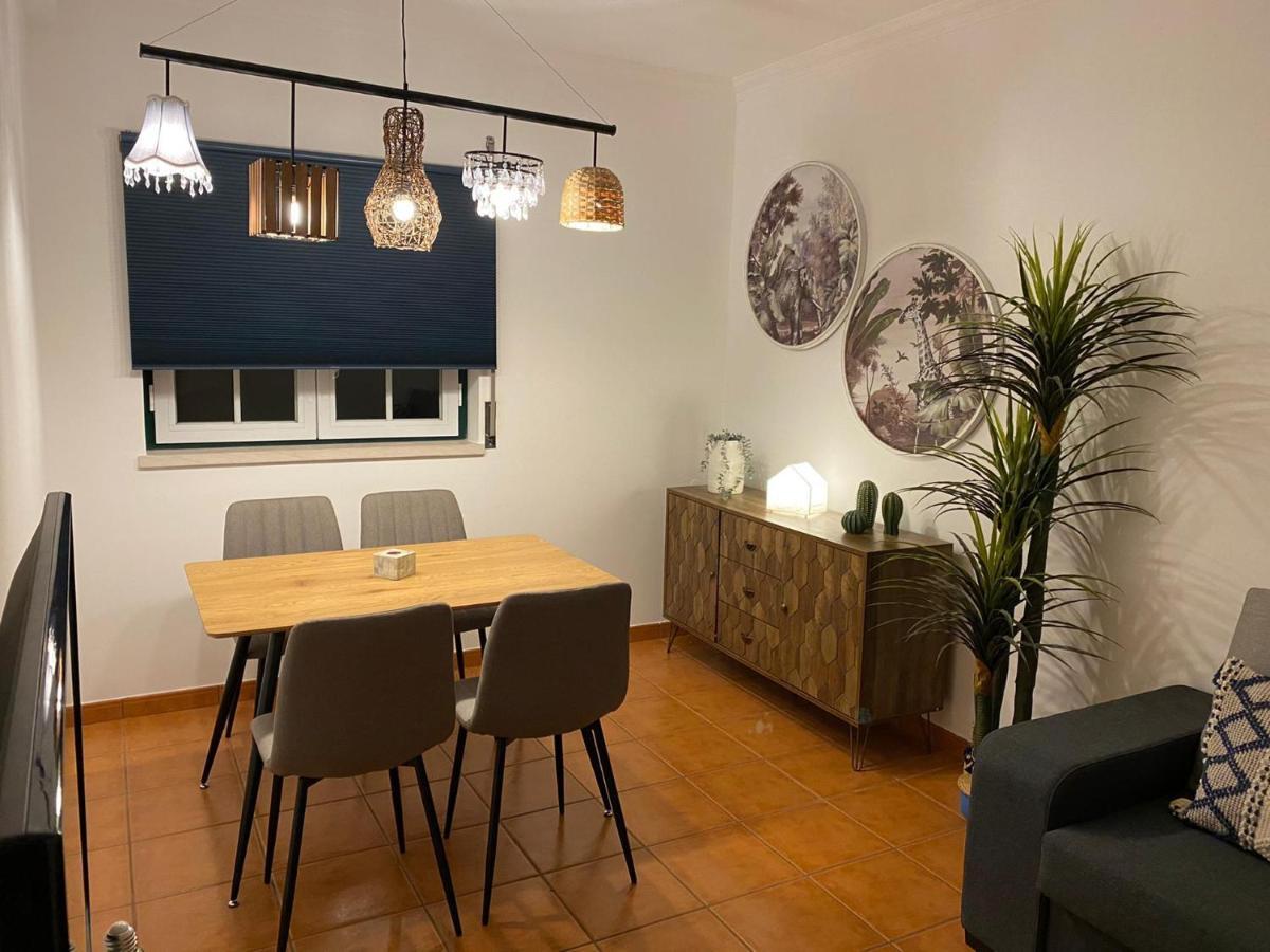 Country Town Apartment Almeirim Exterior foto
